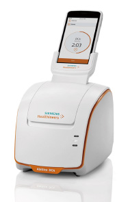 汎用分光光度分析装置（HbA1c測定）